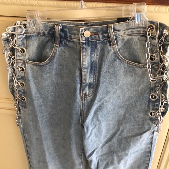 FashionNova Breaking Chains Straight Leg Jeans - Picture 2 of 13